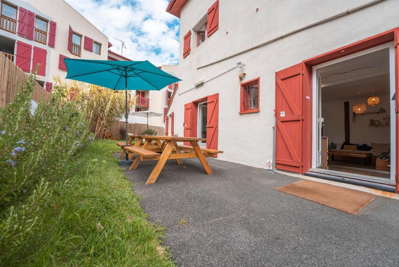 Garden - Utopy Hostel Biarritz Bagian luar foto