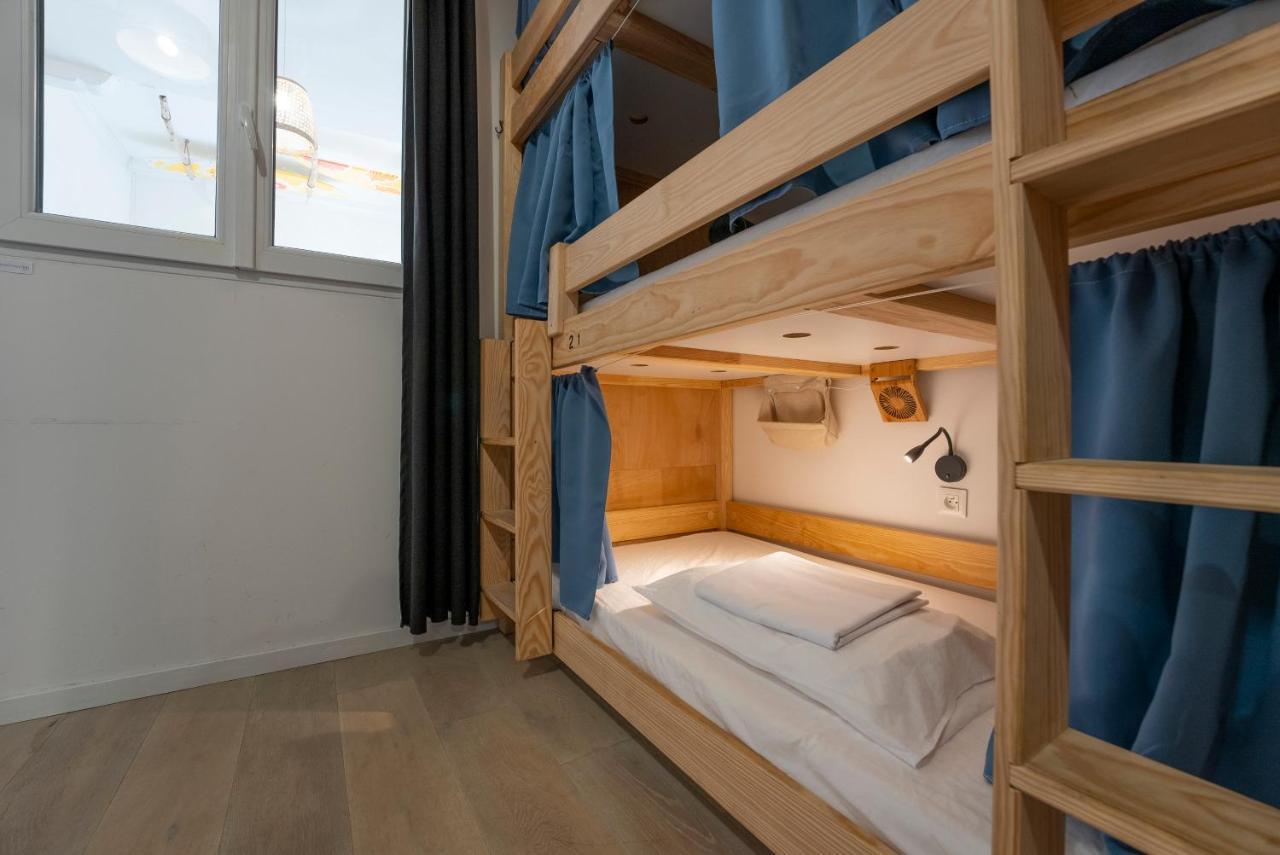 Garden - Utopy Hostel Biarritz Bagian luar foto