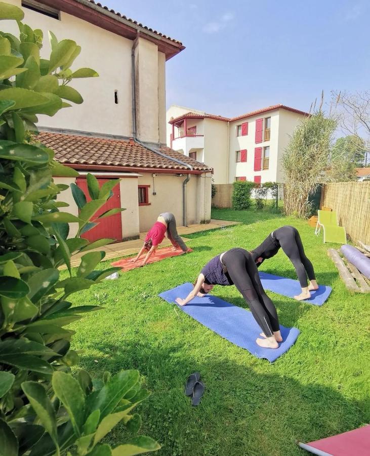 Garden - Utopy Hostel Biarritz Bagian luar foto